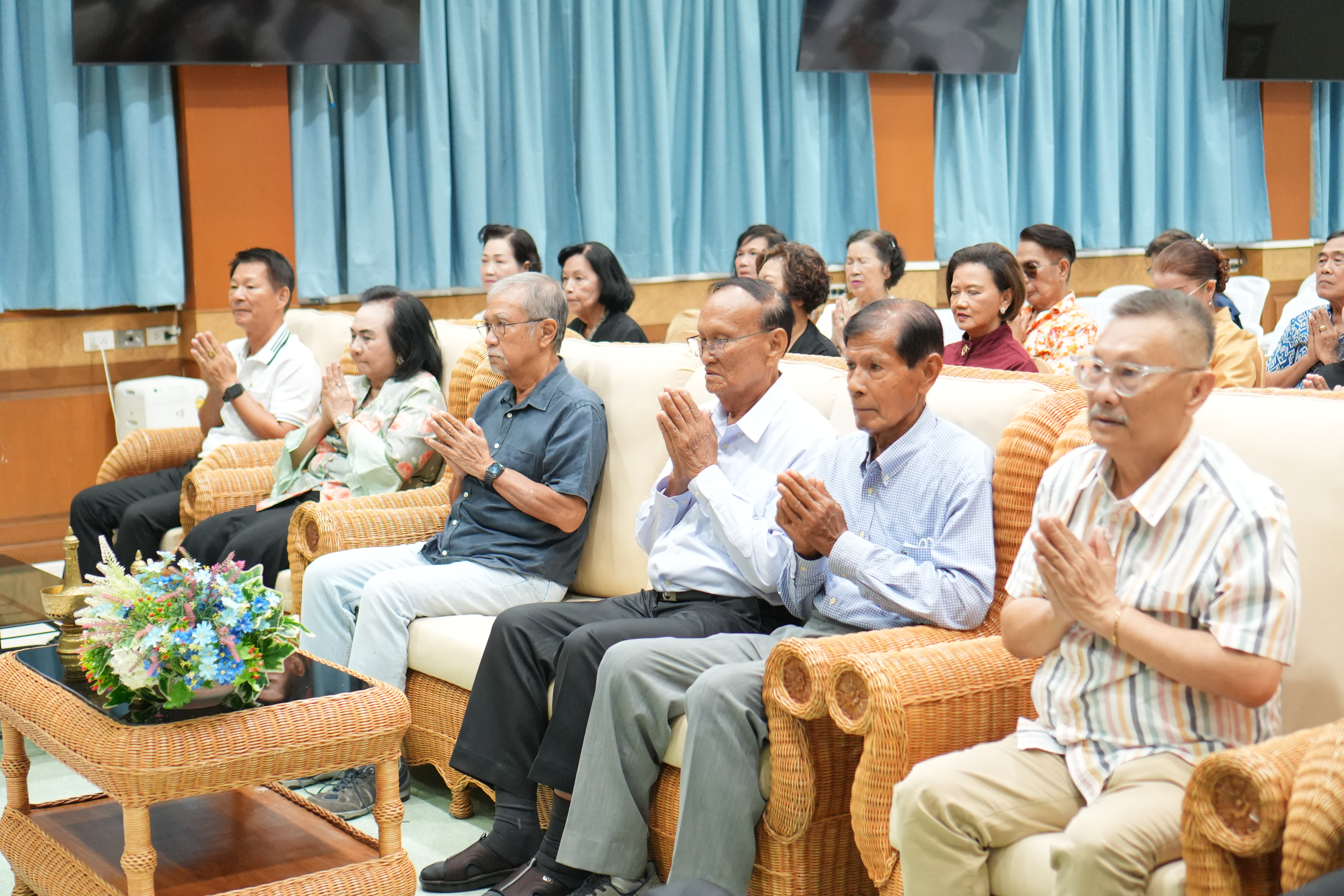 title - ชมรมผู้สูงอายุ ส.ป.ก. จัดพิธีทำบุญอุทิศส่วนกุศลให้ข้าราชการ/เจ้าหน้าที่ ส.ป.ก. ที่ล่วงลับไปแล้ว